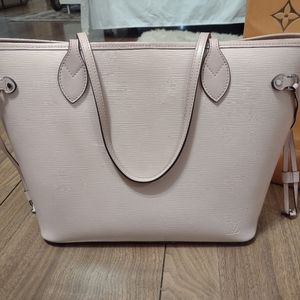 Louis Vuitton Neverfull Handbag
